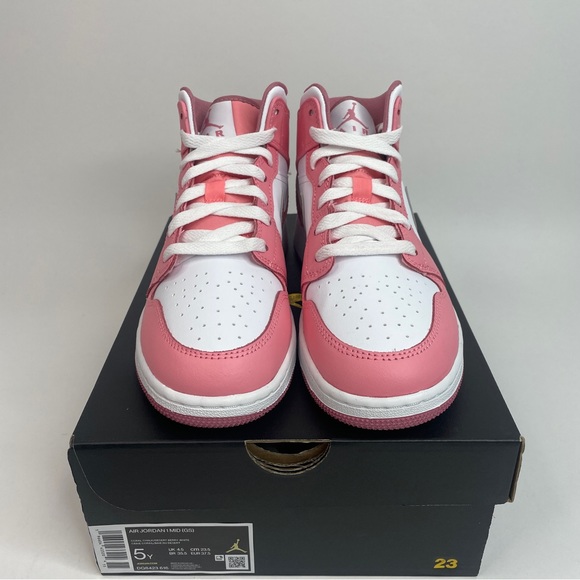 Nike Air Jordan 1 Retro Mid GS “Valentine’s Day/Coral Chalk” 2023 - Picture 2 of 4